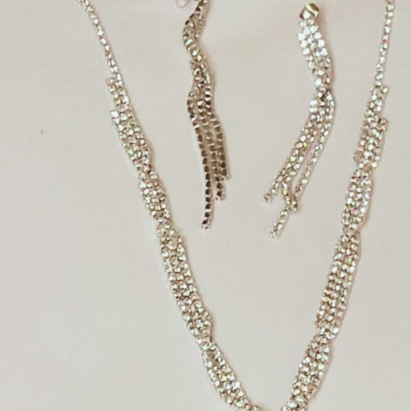 Matching Necklace and earrings  crystal Set. Gift with a $ 60+ purchase) - Picture 1 of 3